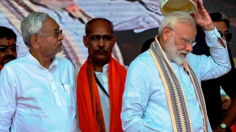 बिहार की राजनीति में आया भूचाल, क्या BJP से गठबंधन तोड़ने और RJD – कांग्रेस से रिश्ता जोड़ने की फिराक में हैं नीतीश कुमार ?