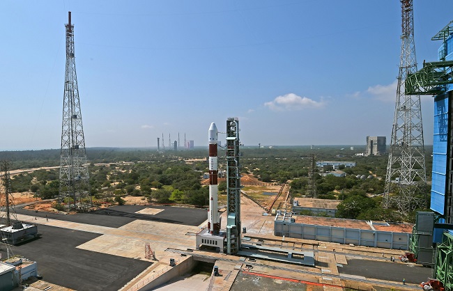 ISRO ने रचा इतिहास, एक ही रॉकेट LVM3-M2 से लॉन्च किये 36 उपग्रह