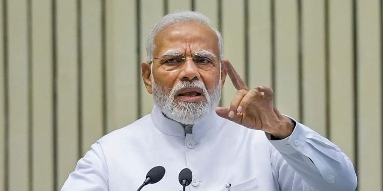 PM Modi: पीएम मोदी का विपक्षियों पर निशाना, बोले- कांग्रेस की गारंटी यानी नियत में खोट…!