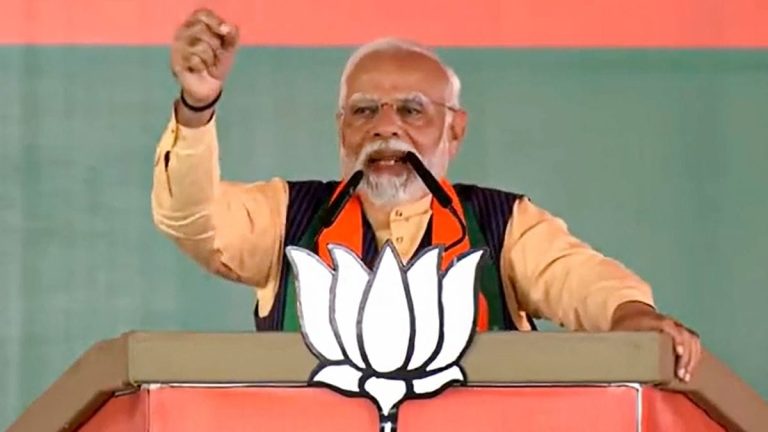 PM Modi on Congress: ‘कांग्रेस ने लोगों को विकास में पीछे धकेल दिया…’, राजस्थान में कांग्रेस पर जमकर बरसे पीएम मोदी