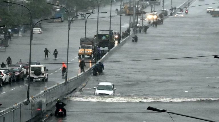Cyclone Michaung: दक्षिण भारत में तबाही मचा रहा तूफान ‘मिचौंग’, फ्लाइट-ट्रेनों के साथ स्कूल-कॉलेज भी बंद