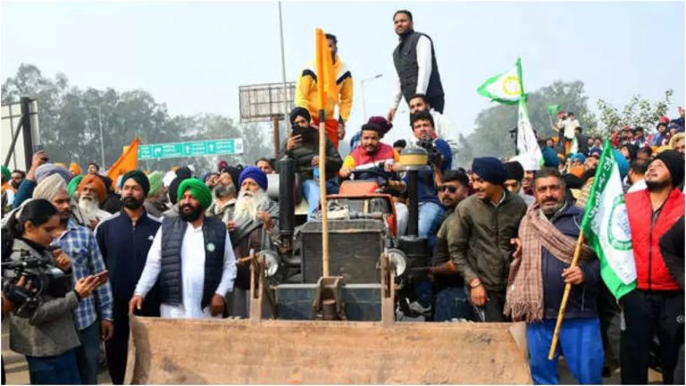 Kisan Andolan 2.0: किसानों ने ठुकराया सरकार का प्रस्ताव, फिर दिल्ली कूच की ओर बढ़े…बॉर्डरों पर भारी सख्ती