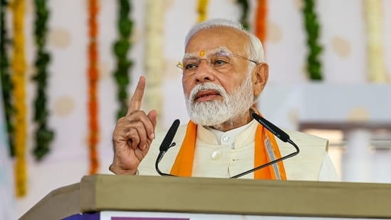 PM Modi: ‘भारत की एकता और अखंडता को कमजोर किया…’, कच्चातिवु द्वीप का जिक्र कर कांग्रेस पर बरसे पीएम